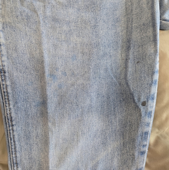 VTG 80s Bill Blass Denim Mom Jeans in a Light Wash - Picture 11 of 11